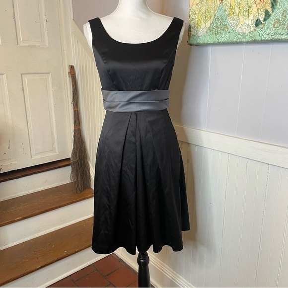 Max and Cleo Formal Little Black Dress Satin Sz 4 - Picture 3 of 16